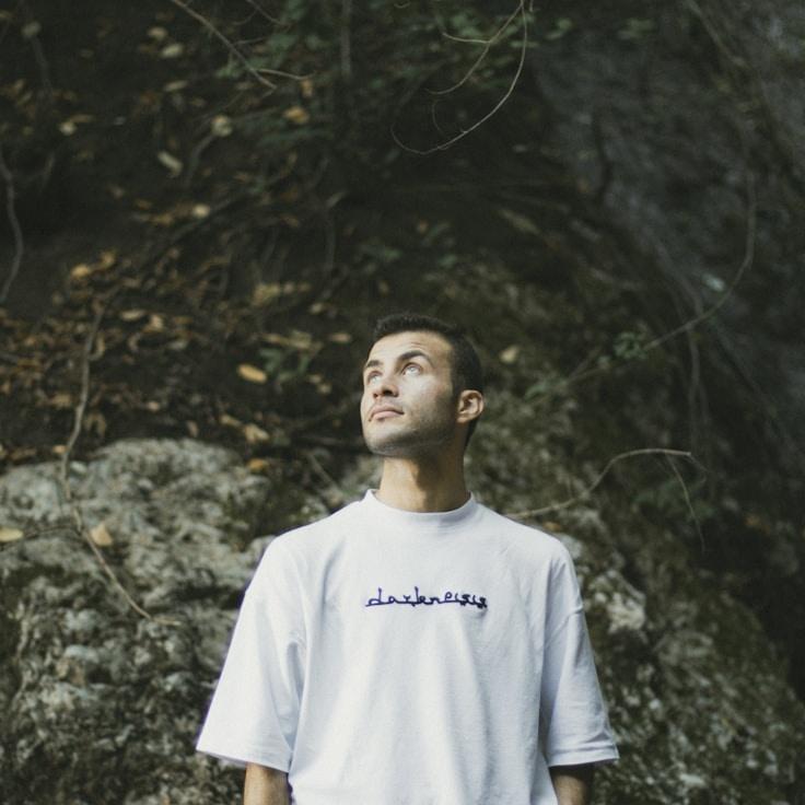 Jordan Kim, Client Relations Director, discussing corporate gifting strategy with business clients